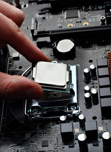 計算機技術 如何將CPU芯片安裝到主板