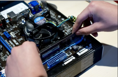 計(jì)算機(jī)硬件安裝指南 如何正確安裝顯卡和內(nèi)存條